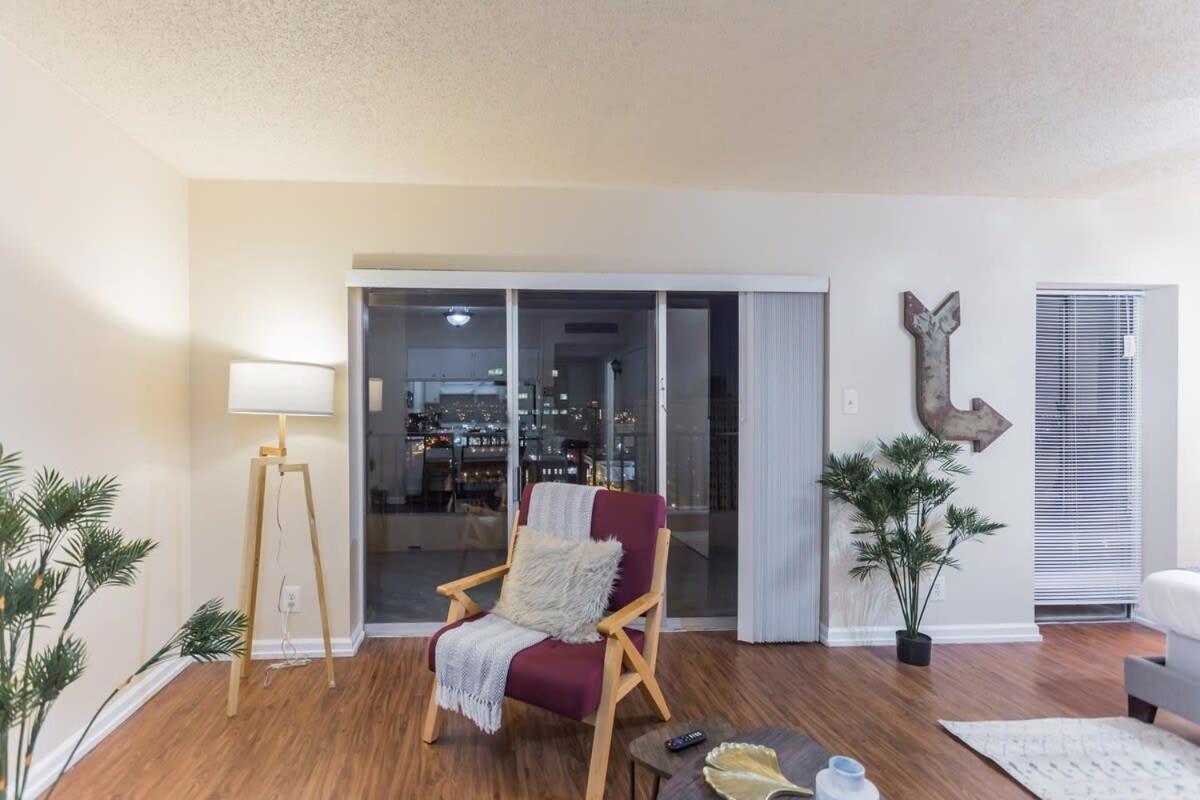 Affordable Downtown Memphis Apartment W Views Exteriör bild
